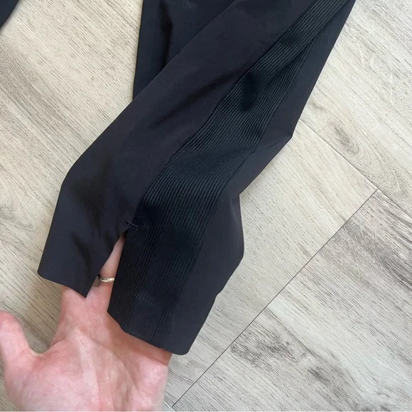 Black Athleta sleeveless v neck jumpsuit - Picture 4 of 5